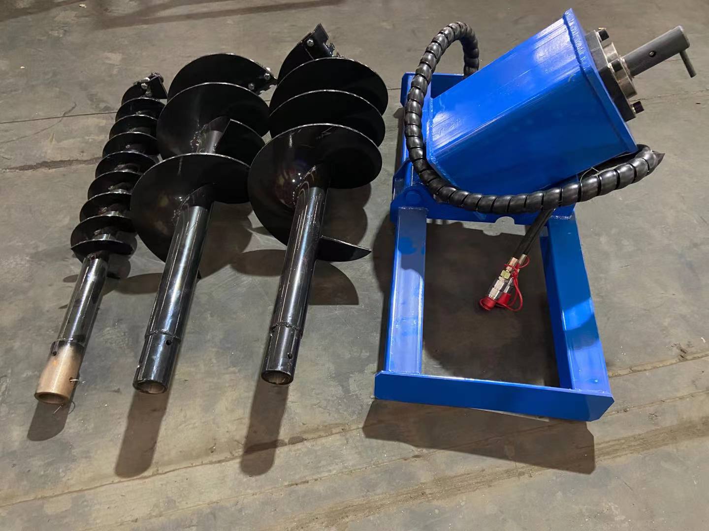 Cfgindustrial Heavy Duty Skid Steer Hydraulic Auger Attachment with 6", 12" & 14" Bits | AGT-SSECAG-Y-BL