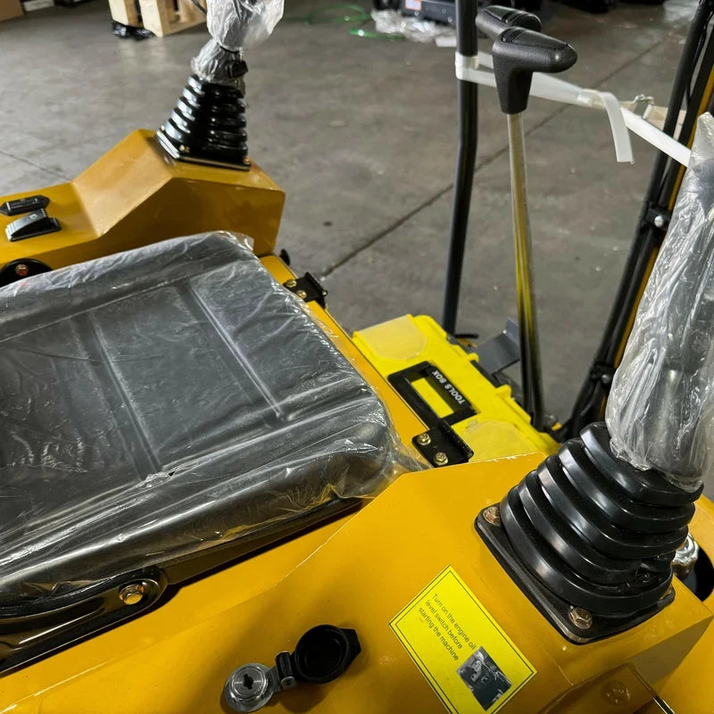 AGT 1 Ton, 13.5 HP RATO Engine Mini Excavator with Pilot Control | AGT-H15R