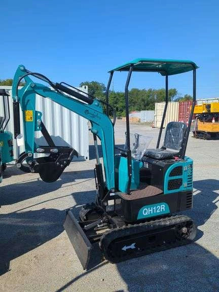 Cfgindustrial 1 Ton Mini Excavator with Rato Engine w/ 16" Digging Bucket | QH12R