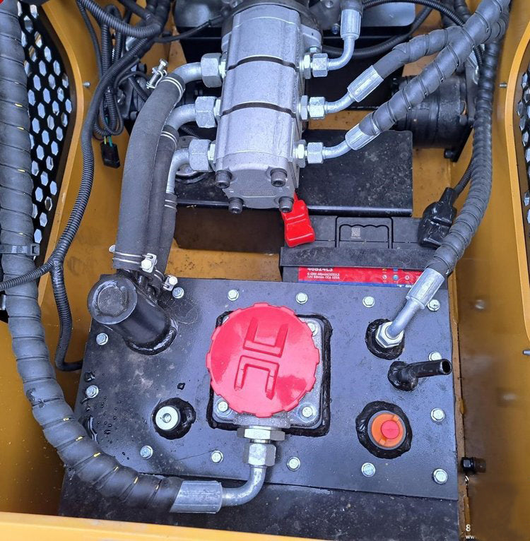 Cfgindustrial 1 Ton Mini Crawler Skid Steer with 23HP RATO R740 EPA Engine | CRT23