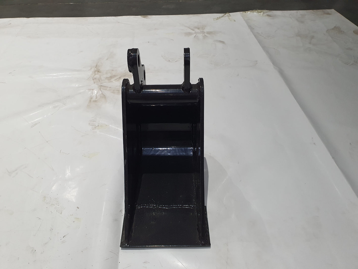 Cfgindustrial New 8 in Toothless Bucket withoutTeeth 200MM for 1-2 ton Mini Excavator | 12EX-WD08B