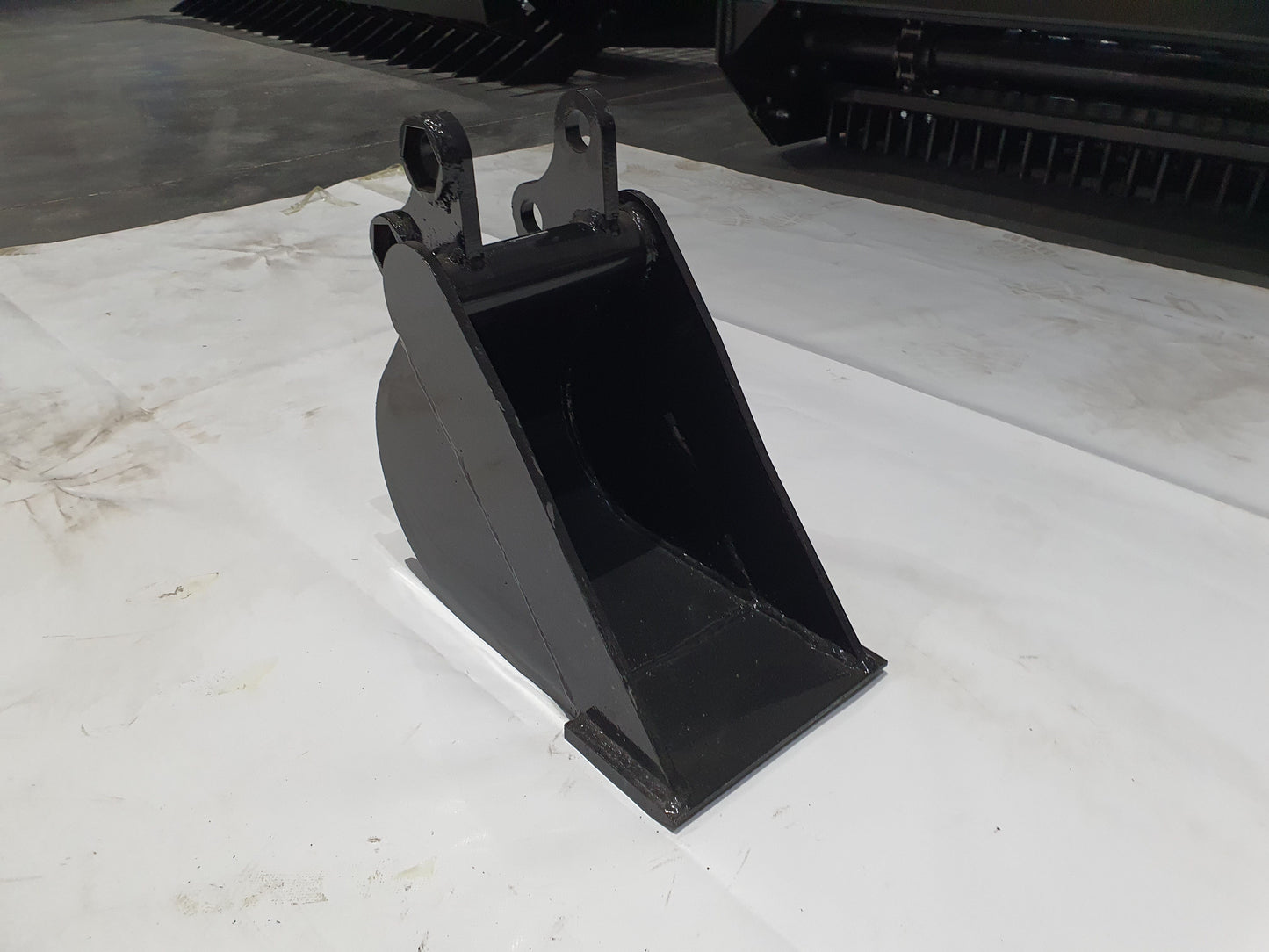 Cfgindustrial New 8 in Toothless Bucket withoutTeeth 200MM for 1-2 ton Mini Excavator | 12EX-WD08B