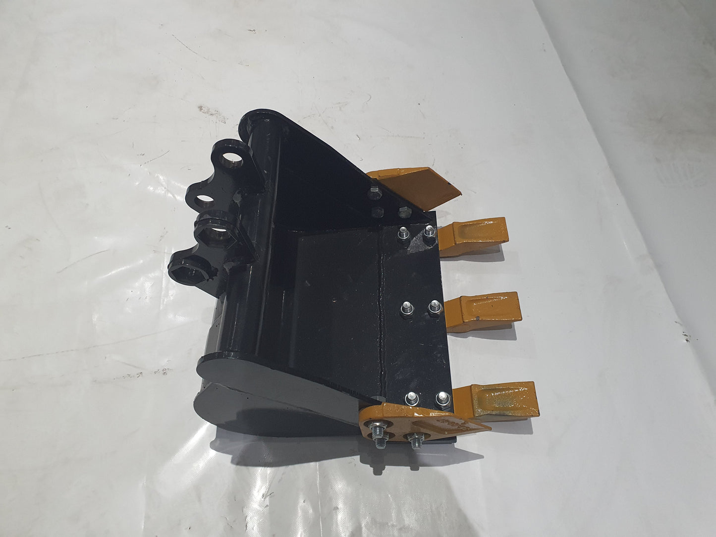 Cfgindustrial 16" Bucket With Teeth For Mini Excavators | AGT-12EX-WD16