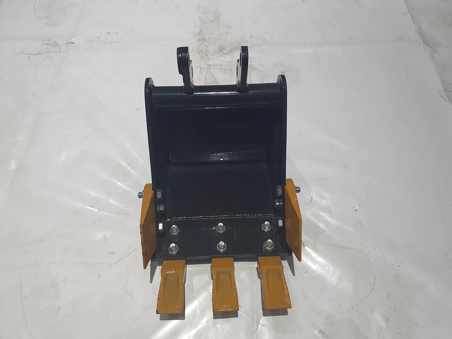 Cfgindustrial 16" Bucket With Teeth For Mini Excavators | AGT-12EX-WD16