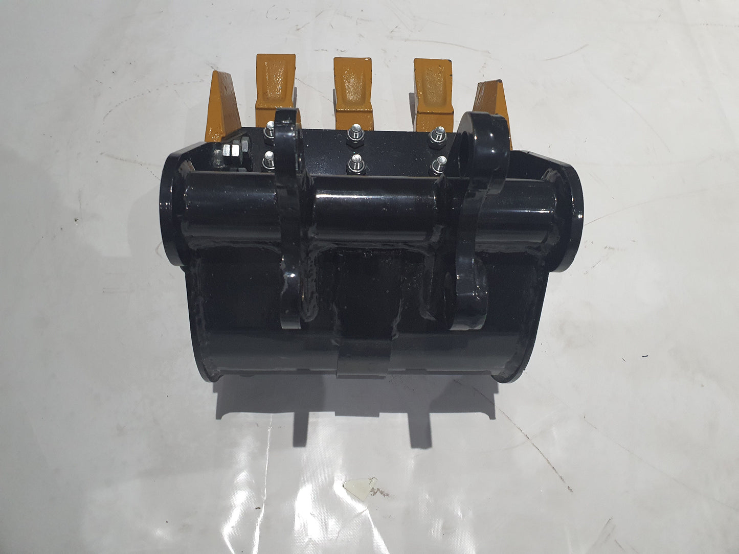 Cfgindustrial 16" Bucket With Teeth For Mini Excavators | AGT-12EX-WD16