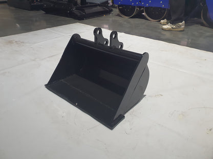 Cfgindustrial 600mm Toothless Rock Bucket for Mini Excavators | AGT-12EX-WD24B