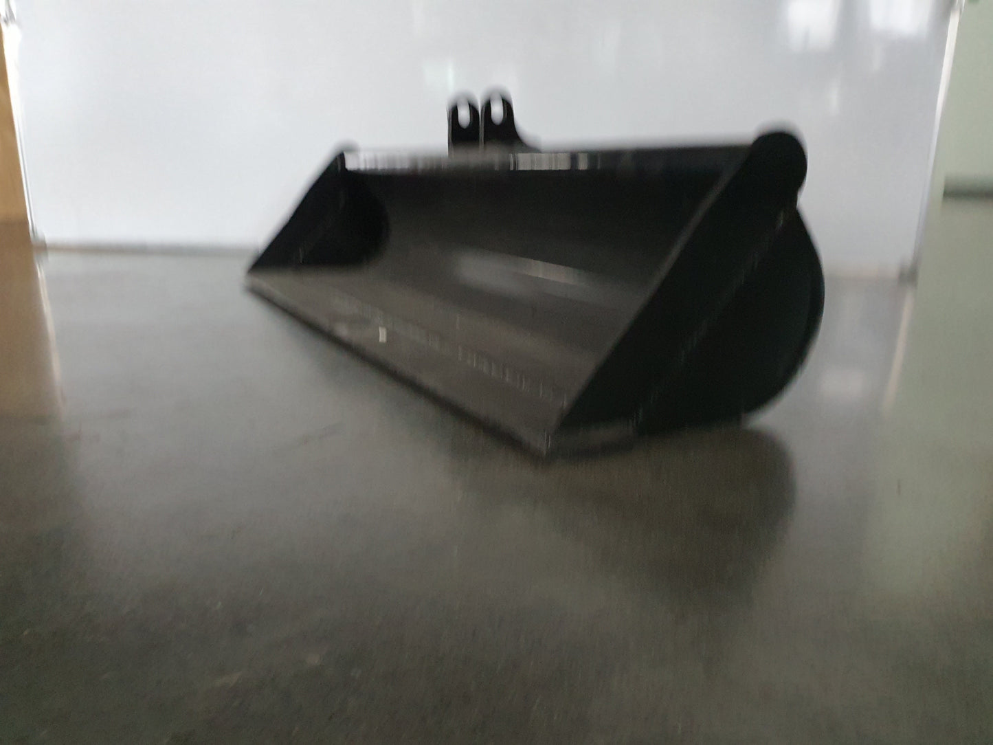 Cfgindustrial 47" Toothless Bucket for 1 Ton Mini Excavator without Teeth | AGT-12EX-WD47B