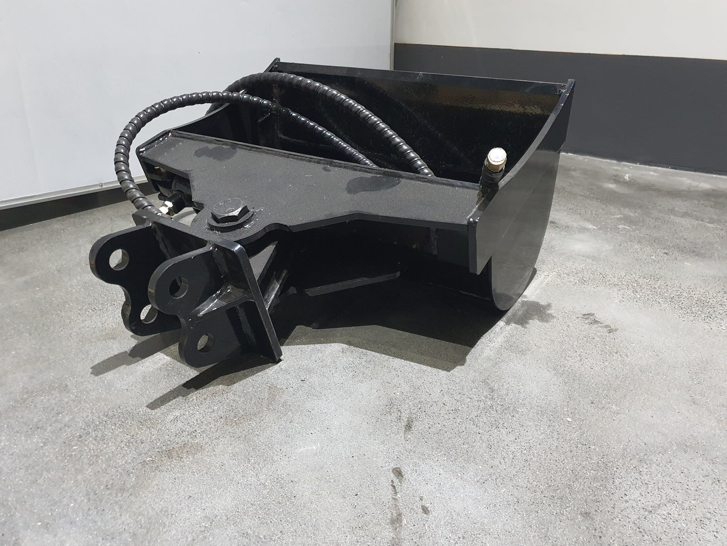 Cfgindustrial Tilt Bucket 24" 32“ and 40”  for Mini Excavators | 12EX-QXD