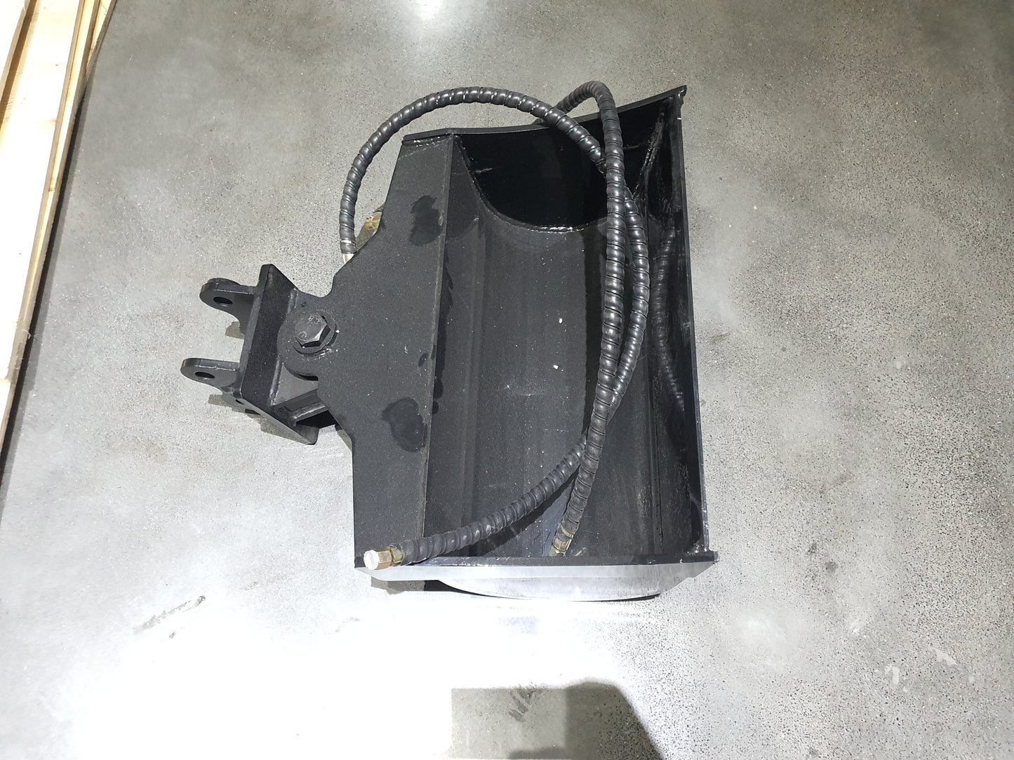 Cfgindustrial Tilt Bucket 24" 32“ and 40”  for Mini Excavators | 12EX-QXD