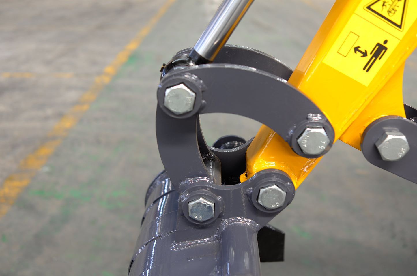 Cfgindustrial 1.2 Ton Mini Excavator Digger with 23 HP Rato Engine & Hydraulic Thumb | MX20R