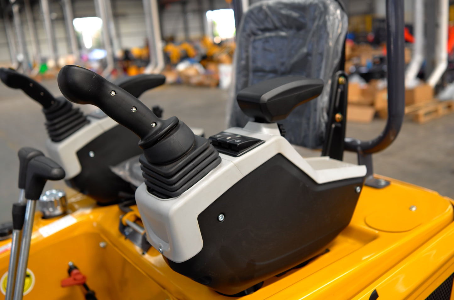 Cfgindustrial 1.2 Ton Mini Excavator Digger with 23 HP Rato Engine & Hydraulic Thumb | MX20R