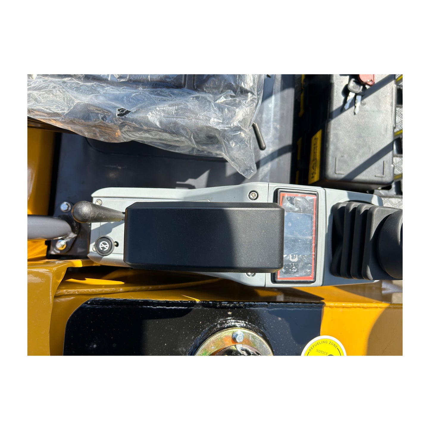 Cfgindustrial 2 Ton Mini Hydraulic Excavator with Cab, Rato 825 Gasoline Engine | MX50R