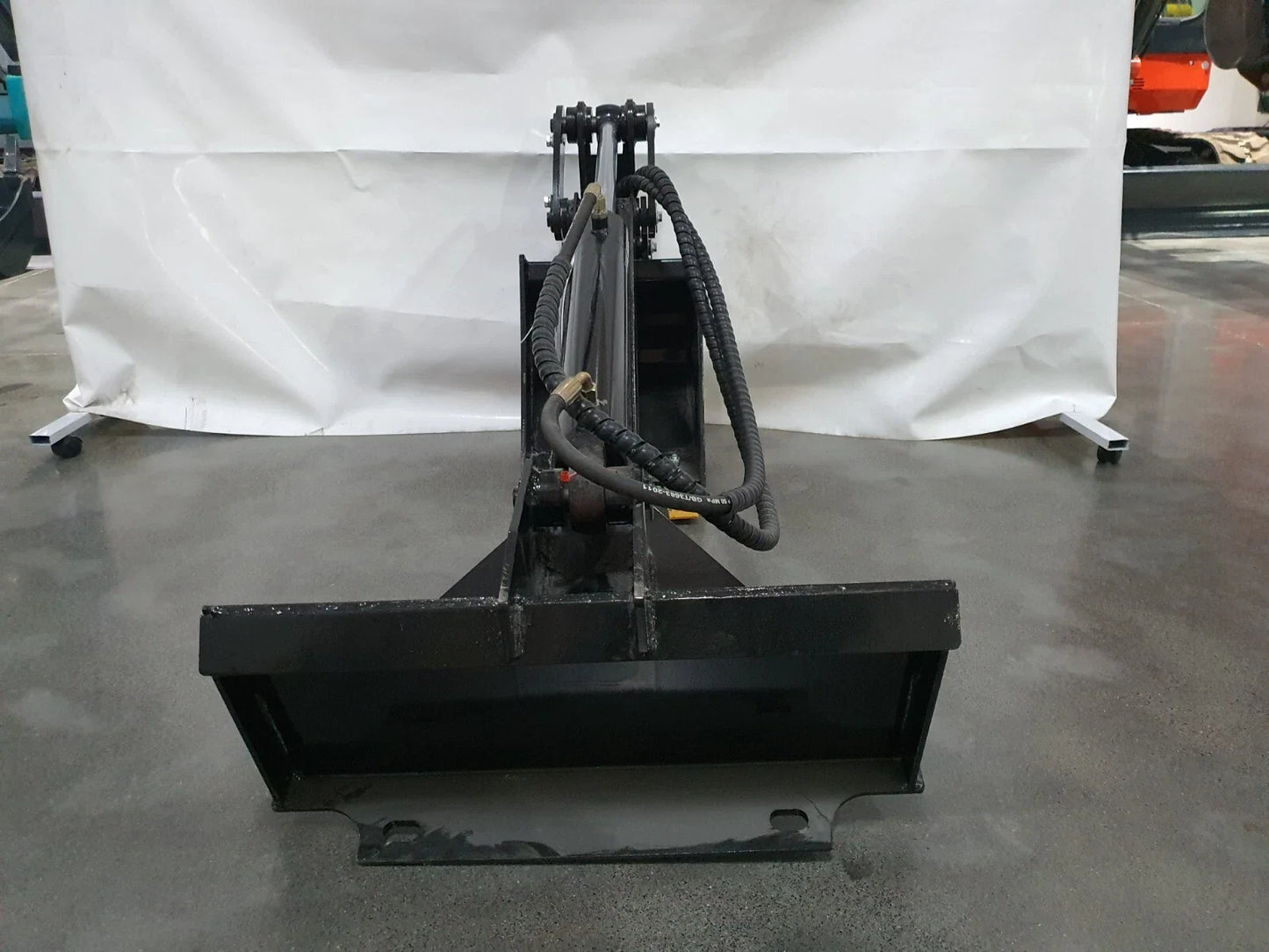 Cfgindustrial 12" Digger Bucket Single Arm Digger Attachment for Mini Skid Steer | M-DRG