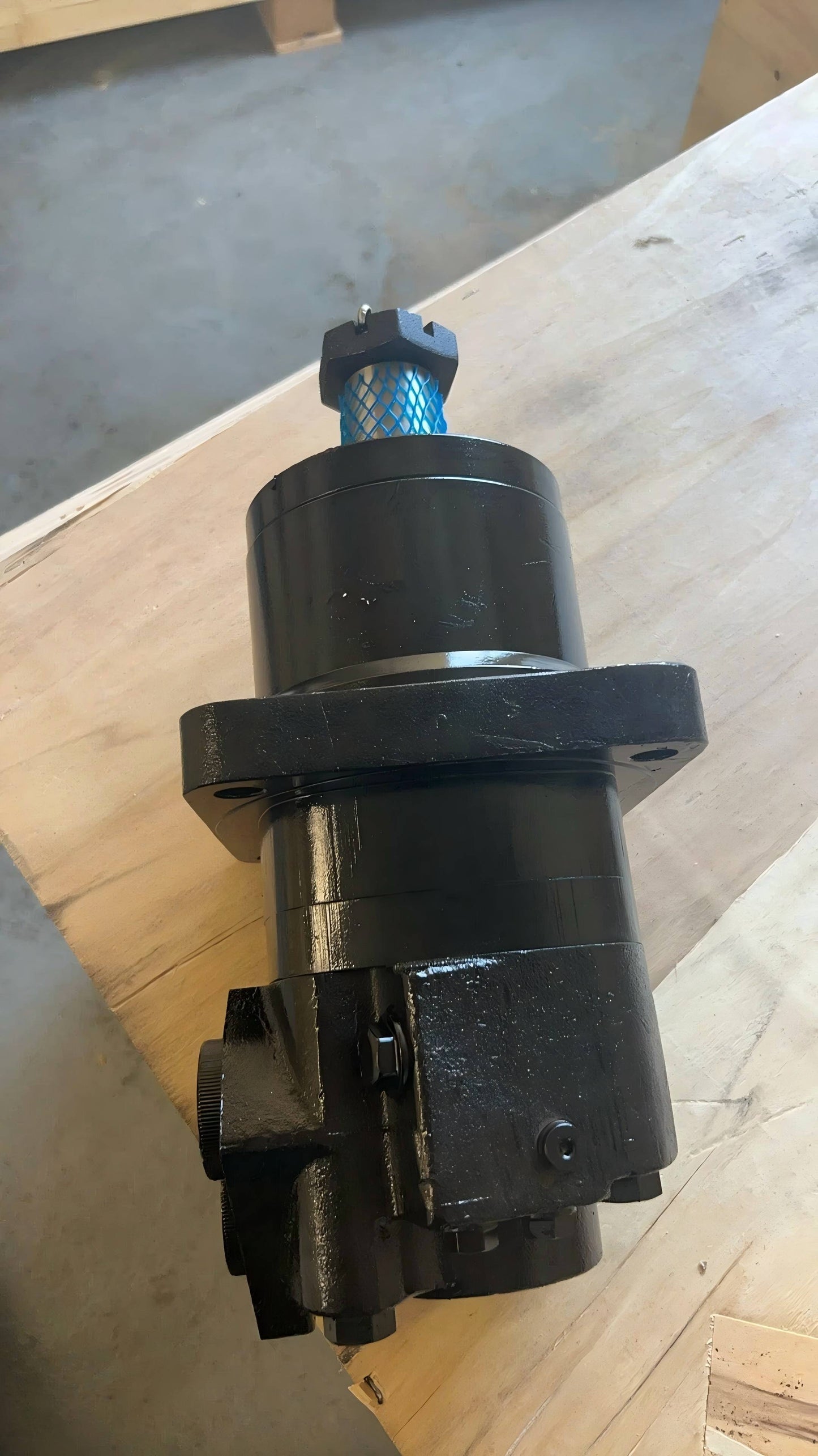 Cfgindustrial Drive Motor for 1-1.5 Ton Mini Excavators | AGT-12TMOTOR