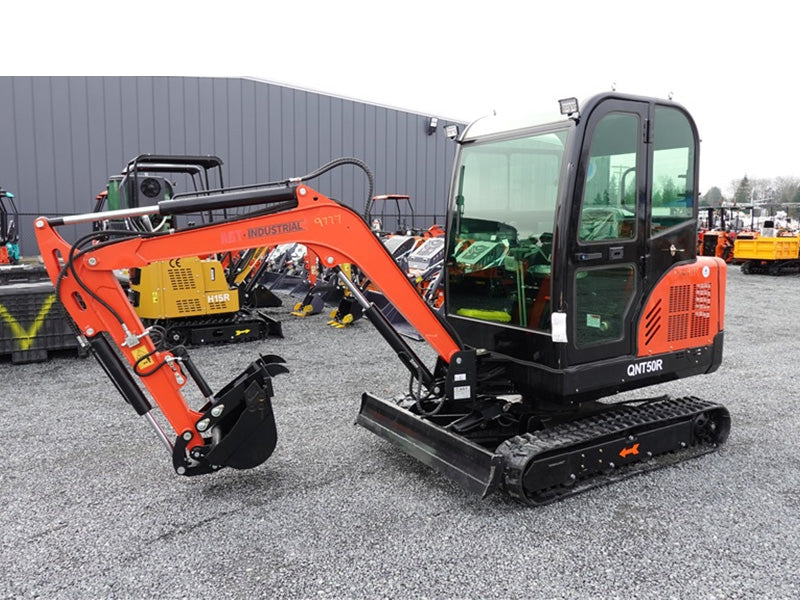 Cfgindustrial 2.5 Ton Mini Excavator with Rato 825 21kW Engine & Hydraulic Thumb | QNT50R