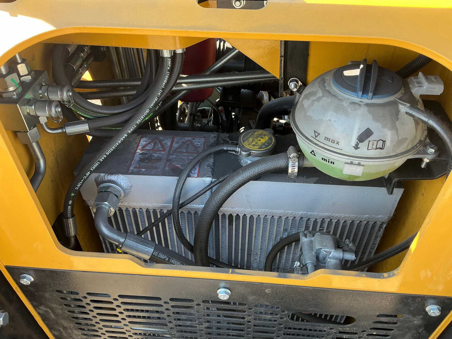 Cfgindustrial Mini Skid Steer Loader Crawler Diesel Kubota Engine | CFG KKT27