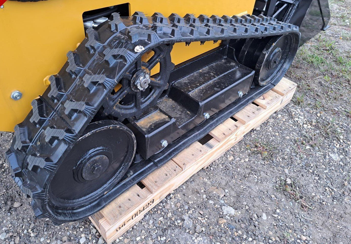 Cfgindustrial 1 Ton Mini Crawler Skid Steer with 23HP RATO R740 EPA Engine | CRT23