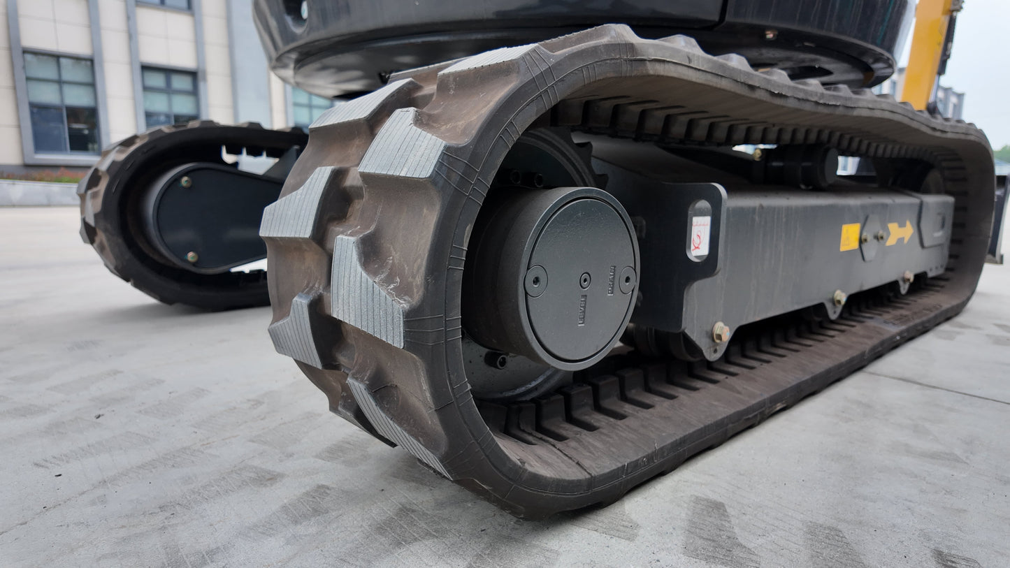 Cfgindustrial 2.8 Ton Yanmar Diesel Engine Mini Excavator with Hydraulic Thumb | CFG-STE35SR