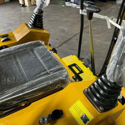 AGT 1 Ton, 13.5 HP RATO Engine Mini Excavator with Pilot Control | AGT-H15R