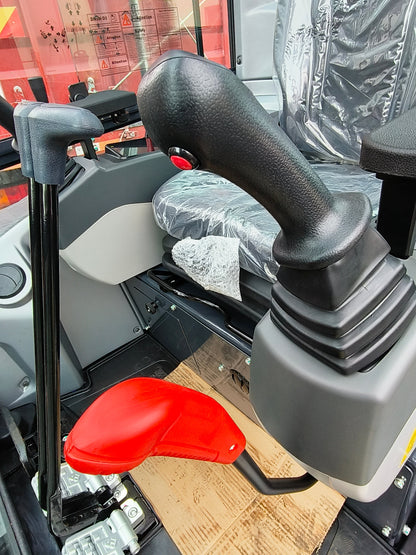 Cfgindustrial 3.5 Ton Mini Excavator with Kubota Diesel Engine, Hydraulic Thumb & Pilot Controls | CFG35UF
