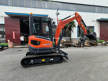 Cfgindustrial 3.5 Ton Mini Excavator with Kubota Diesel Engine, Hydraulic Thumb & Pilot Controls | CFG35UF