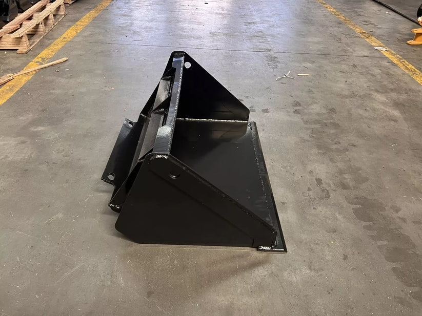 Cfgindustrial 32" Toothless Bucket for Mini Skid Steer Loader | AGT-M-BK32