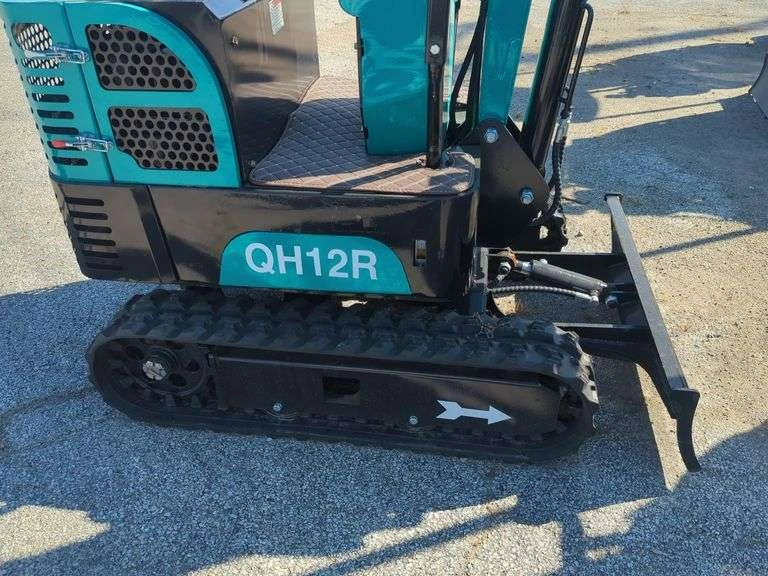 Cfgindustrial 1 Ton Mini Excavator Rato Engine w/ 16" Digging Bucket | QH12R