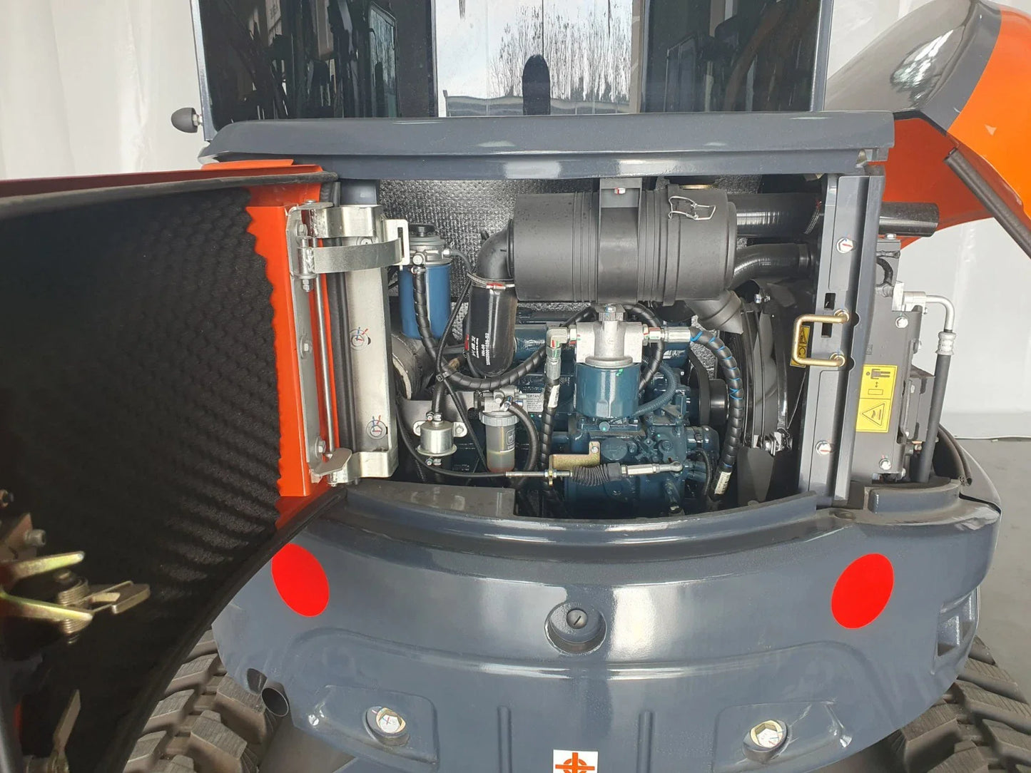 Cfgindustrial 4 Ton Mini Excavator with Kubota D1703 Engine with Hydraulic Thumb | CFG-40UF